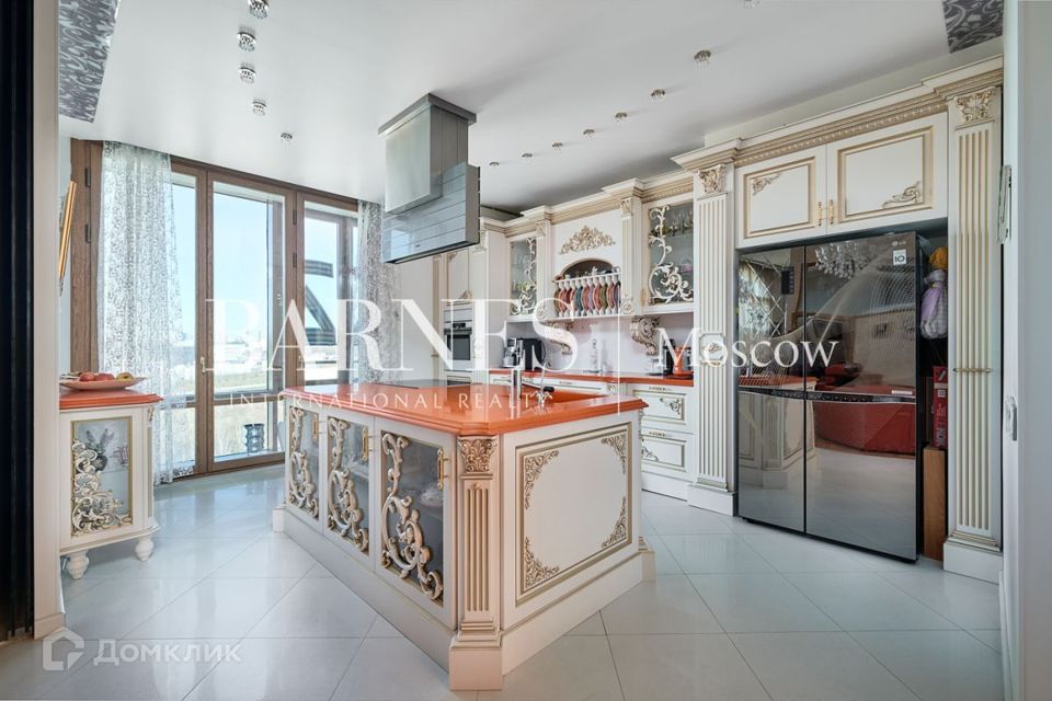 Продаётся 3-комнатная квартира, 127 м²