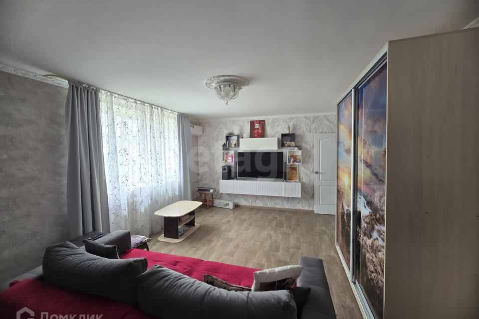 Продаётся 3-комнатная квартира, 72.7 м²