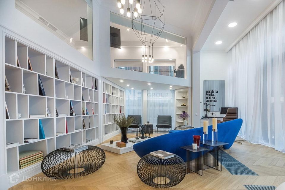Продаётся 6-комнатная квартира, 305 м²