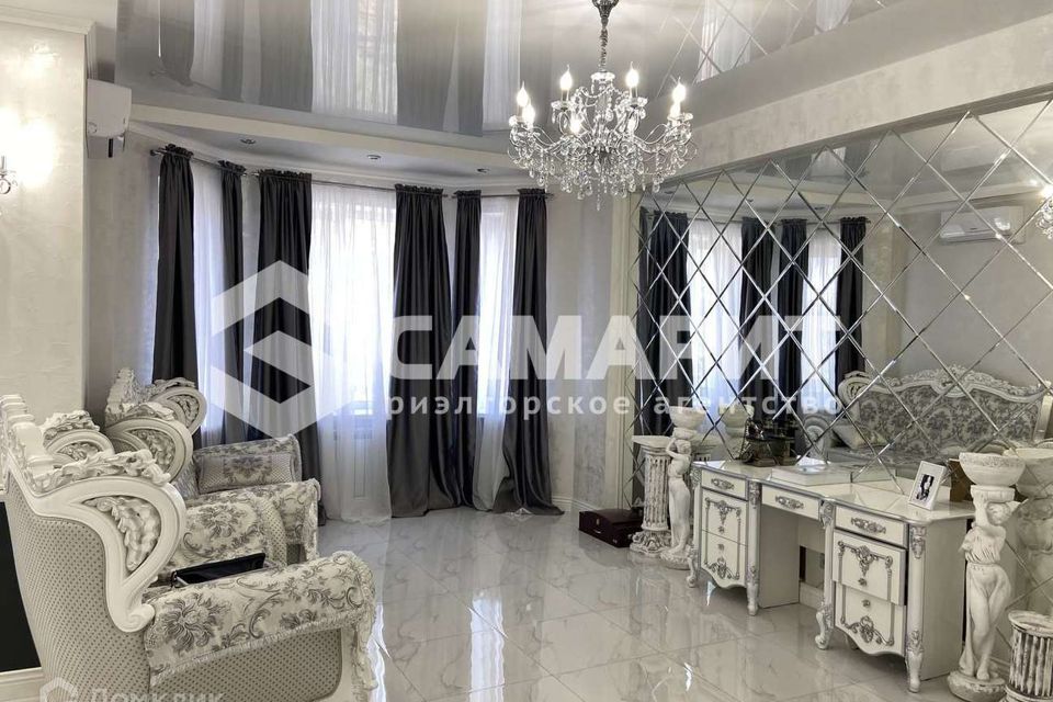 Продаётся 3-комнатная квартира, 100 м²