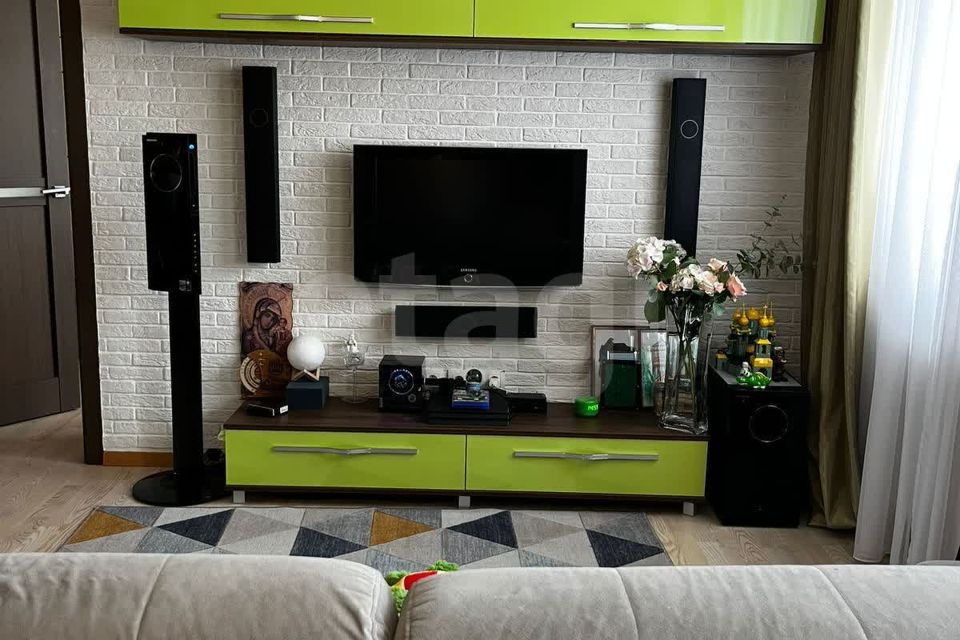 Продаётся 2-комнатная квартира, 61.8 м²