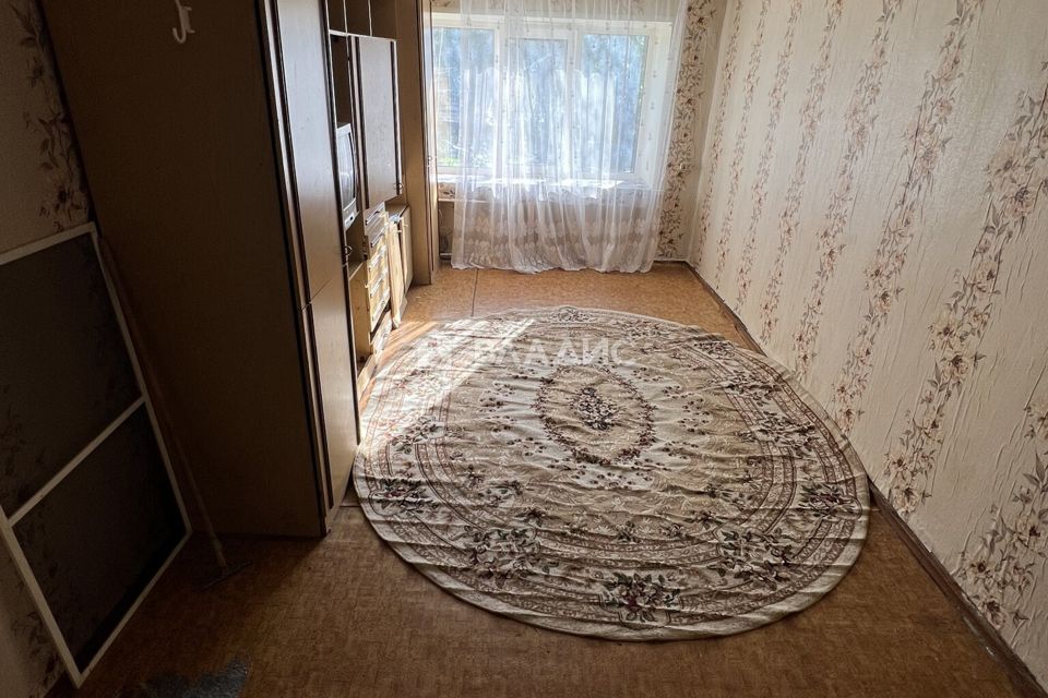 Сдаётся комната в 6-комн. квартире, 100 м²