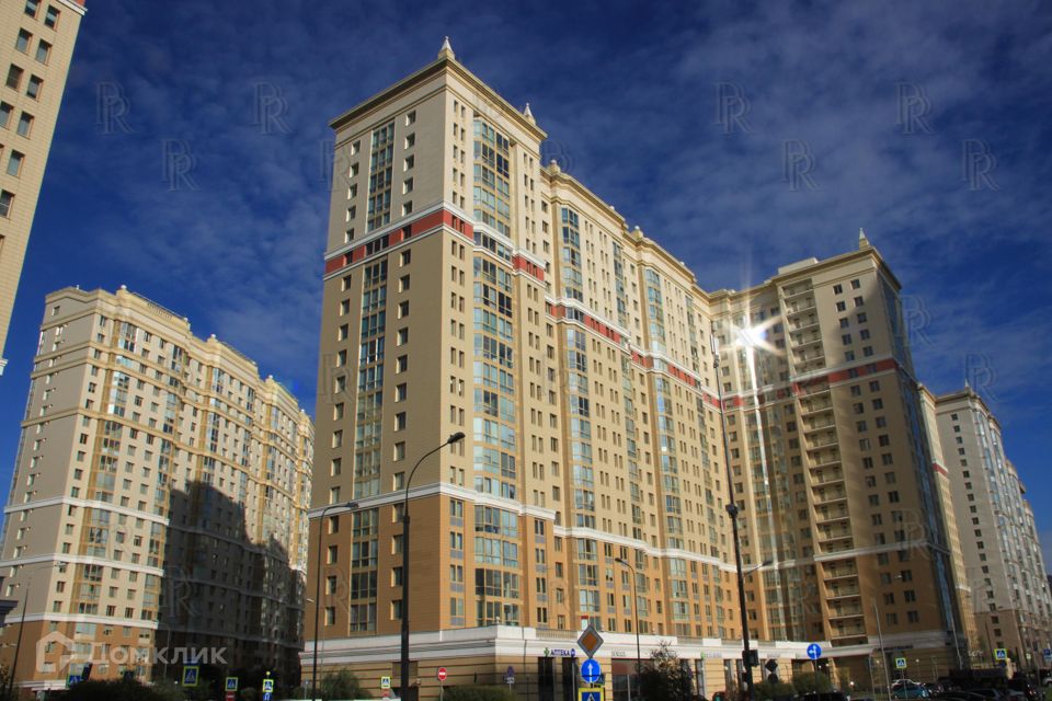 Продаётся 4-комнатная квартира, 156.5 м²