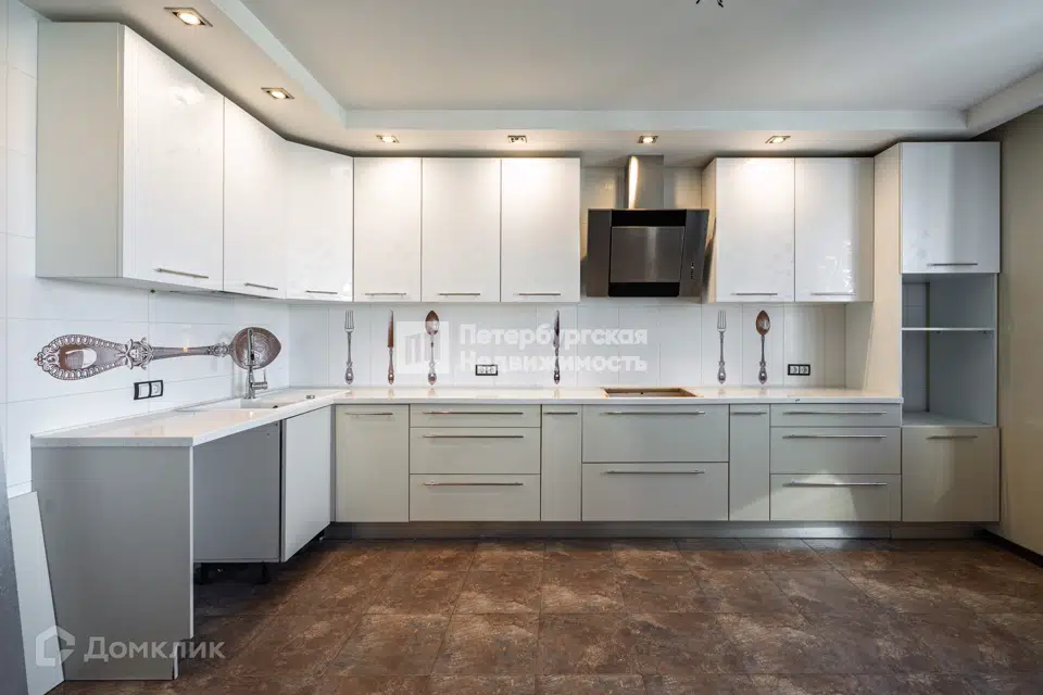 Продаётся 3-комнатная квартира, 111.9 м²