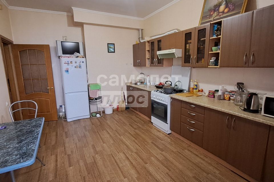 Продаётся 2-комнатная квартира, 82 м²