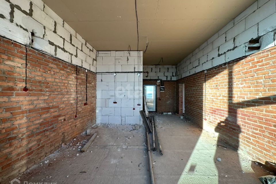 Продаётся 1-комнатная квартира, 72.7 м²