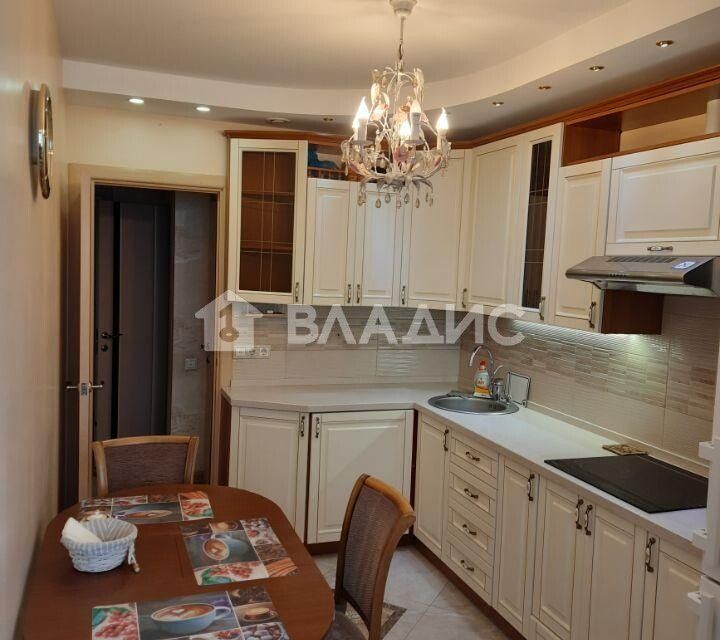Продаётся 2-комнатная квартира, 60.8 м²