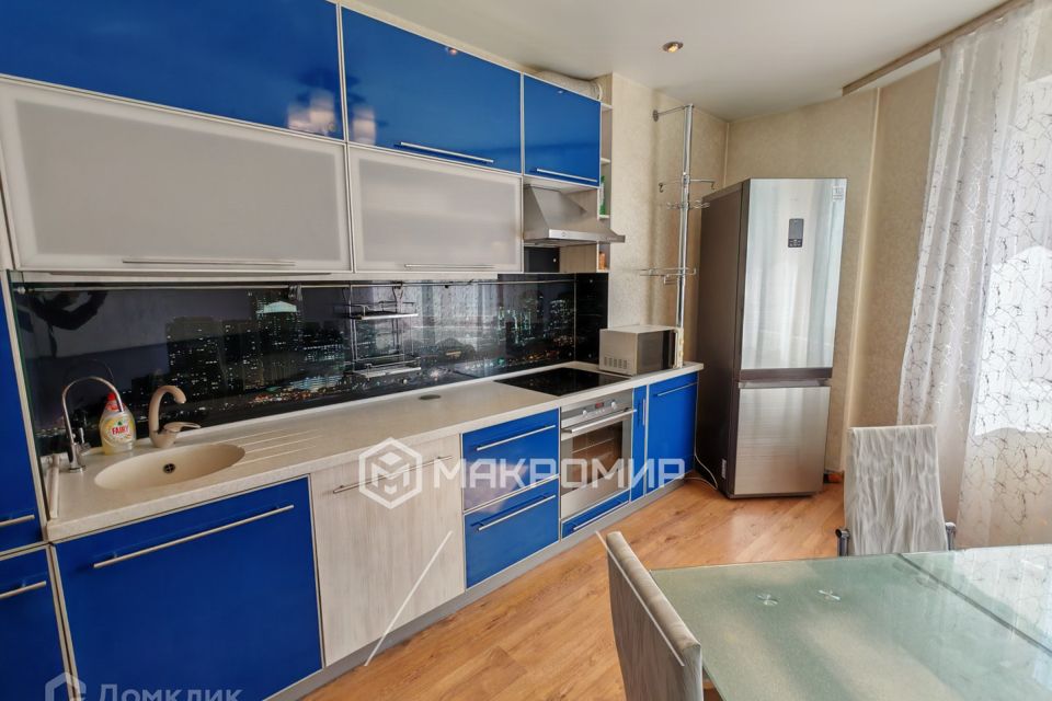 Сдаётся 2-комнатная квартира, 80 м²