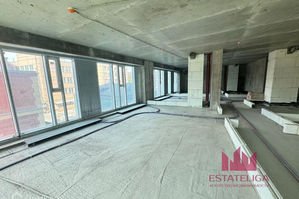 Продаётся 4-комнатная квартира, 138.5 м²