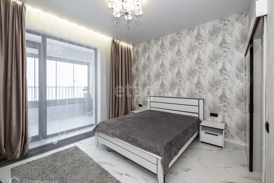 Продаётся 1-комнатная квартира, 67.7 м²