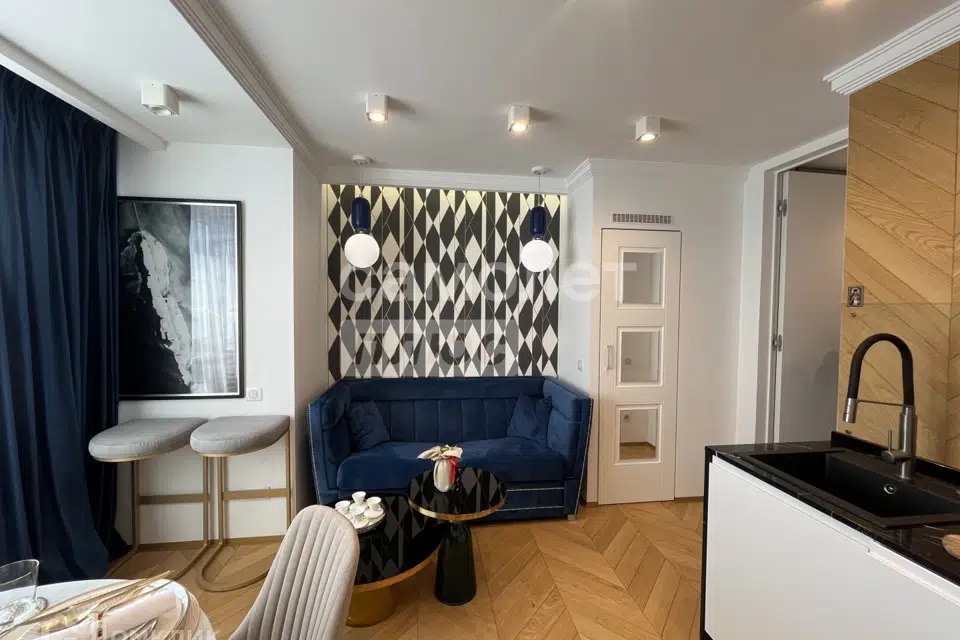 Продаётся 1-комнатная квартира, 42 м²