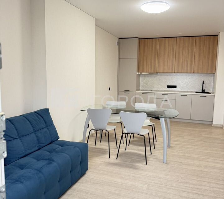 Сдаётся 2-комнатная квартира, 65.6 м²