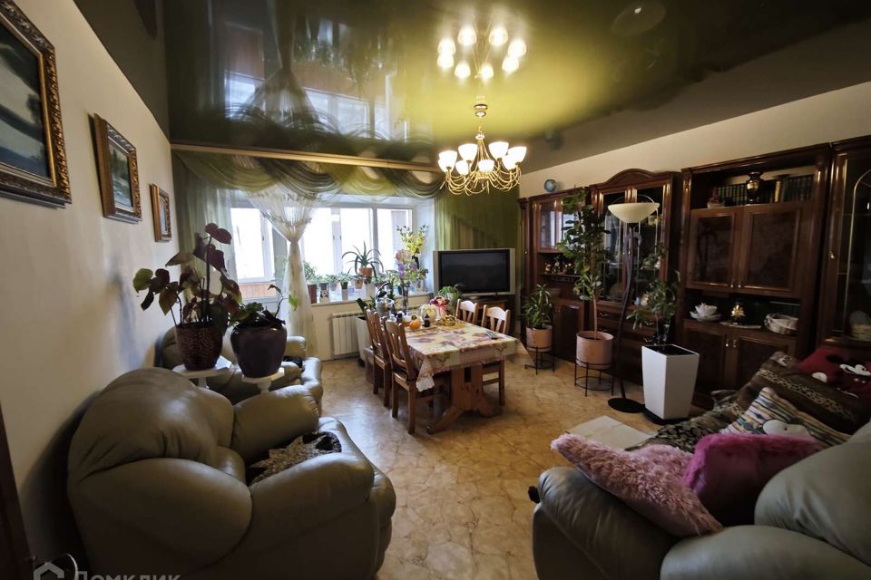 Продаётся 3-комнатная квартира, 103 м²