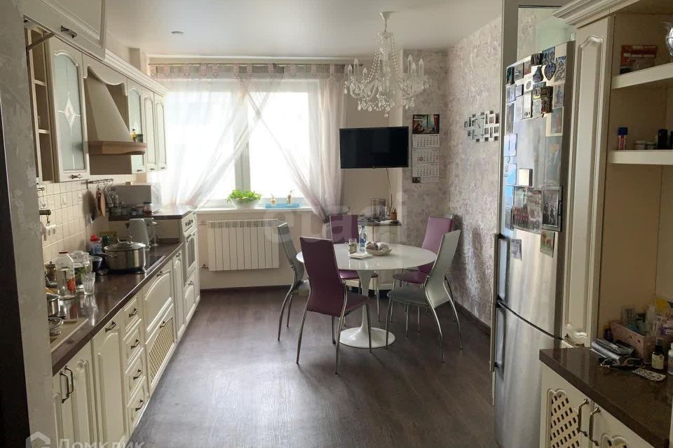 Продаётся 2-комнатная квартира, 82.4 м²
