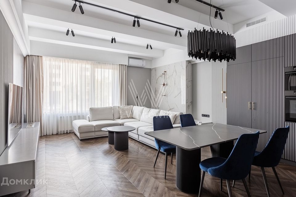Сдаётся 4-комнатная квартира, 146 м²