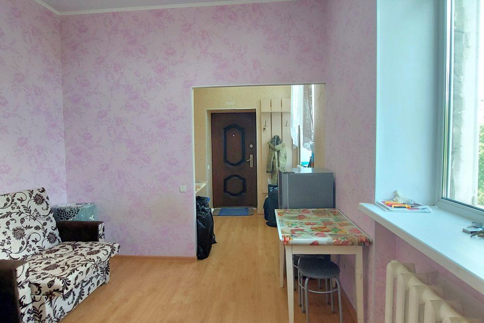 Продаётся комната в 16-комн. квартире, 19 м²