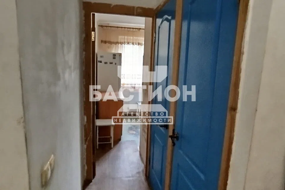 Продаётся 4-комнатная квартира, 61 м²