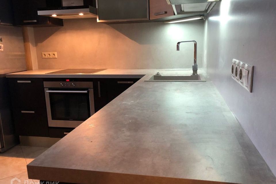 Сдаётся 2-комнатная квартира, 71 м²