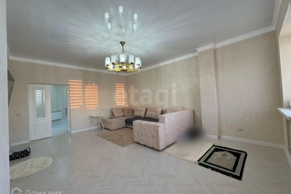 Продаётся 4-комнатная квартира, 170 м²