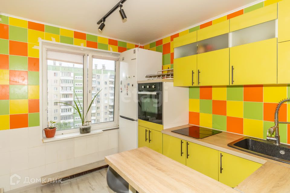 Продаётся 4-комнатная квартира, 81.5 м²
