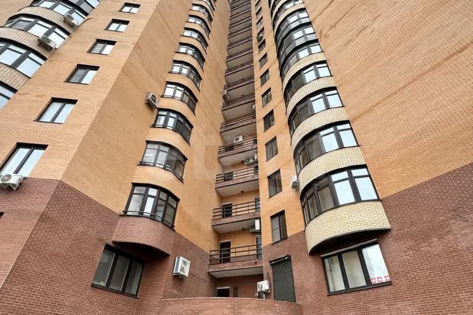 Продаётся 3-комнатная квартира, 126.5 м²