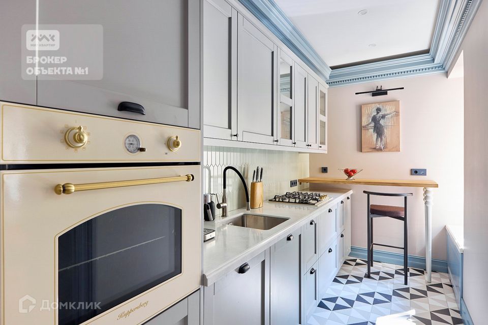 Продаётся 2-комнатная квартира, 82 м²