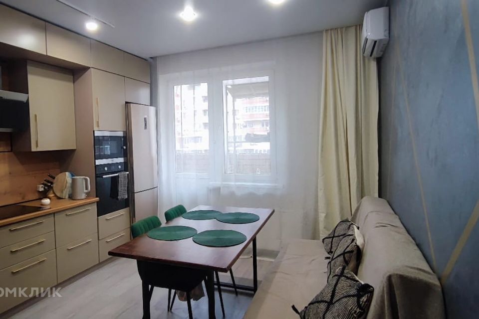 Продаётся 2-комнатная квартира, 65.8 м²