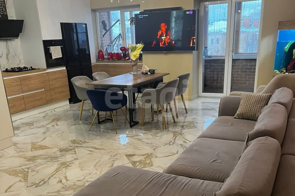 Продаётся 3-комнатная квартира, 120 м²