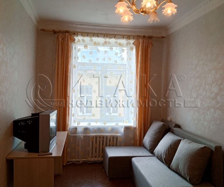 Продаётся комната в 15-комн. квартире, 15.1 м²