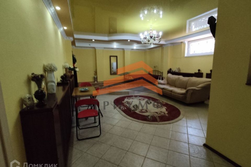 Продаётся 3-комнатная квартира, 141.6 м²