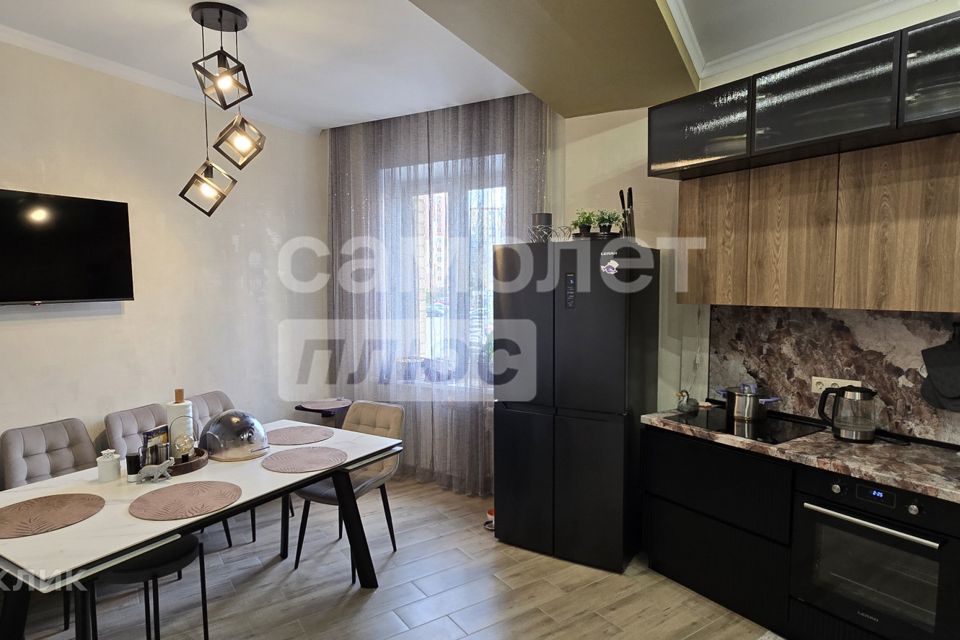 Продаётся 3-комнатная квартира, 120.5 м²