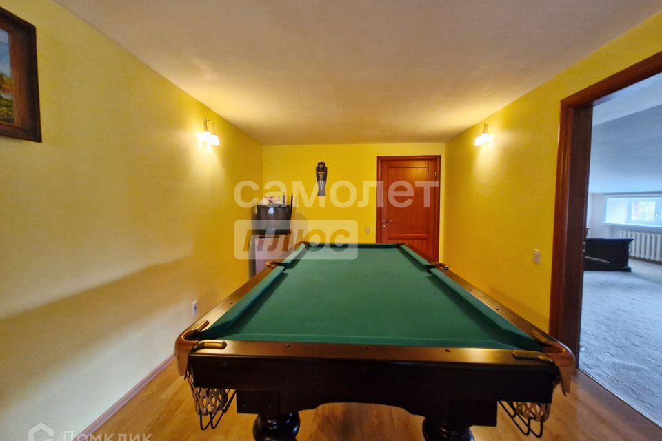 Продаётся 4-комнатная квартира, 190.7 м²