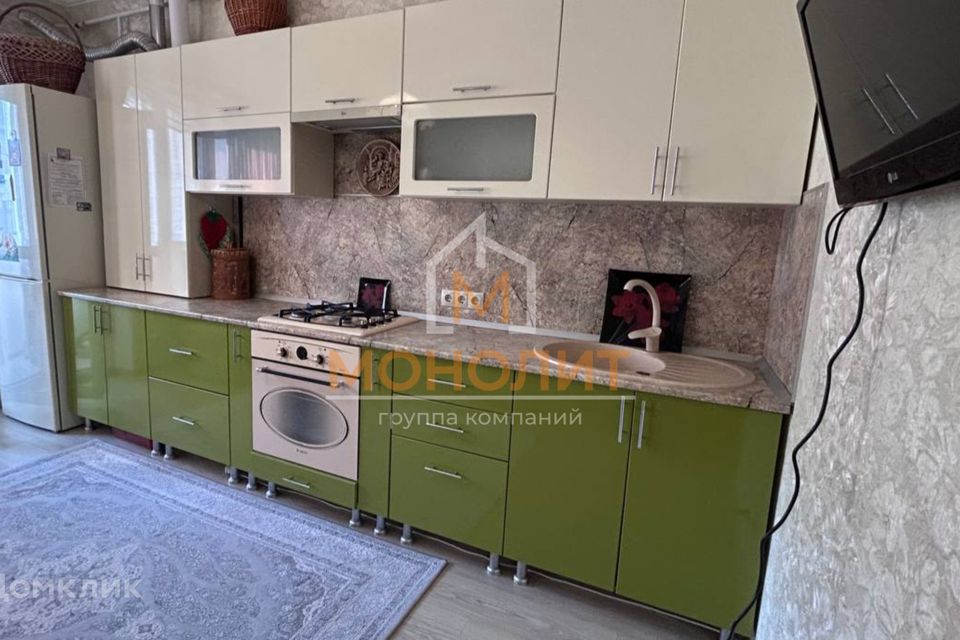 Продаётся 1-комнатная квартира, 42.8 м²