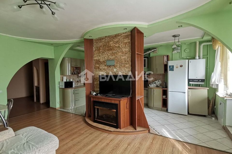 Продаётся 3-комнатная квартира, 100 м²