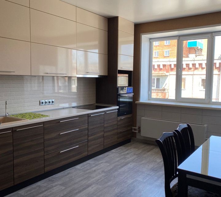 Продаётся 5-комнатная квартира, 107 м²