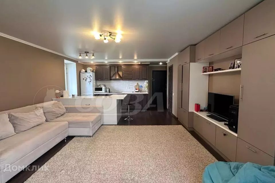 Продаётся 3-комнатная квартира, 107 м²