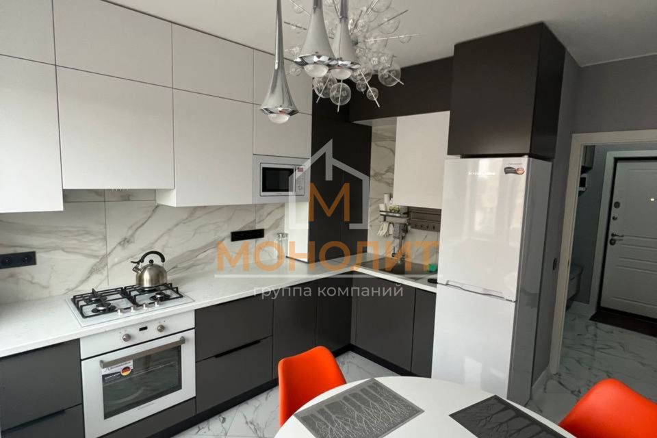 Продаётся 1-комнатная квартира, 42 м²