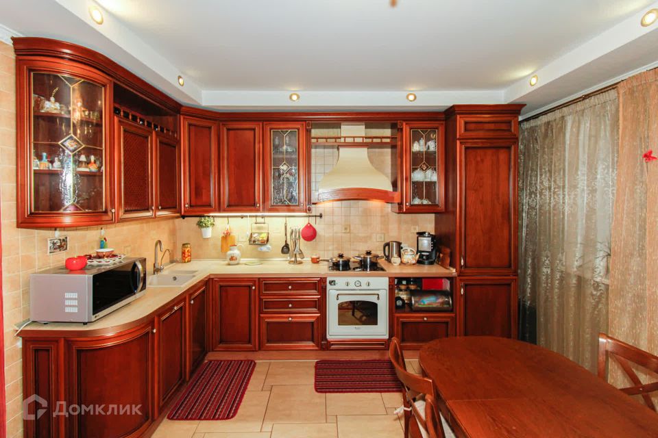 Продаётся 2-комнатная квартира, 70.3 м²