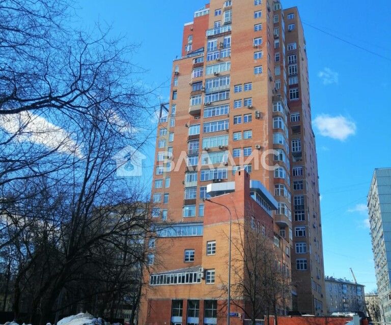 Продаётся 5-комнатная квартира, 198 м²