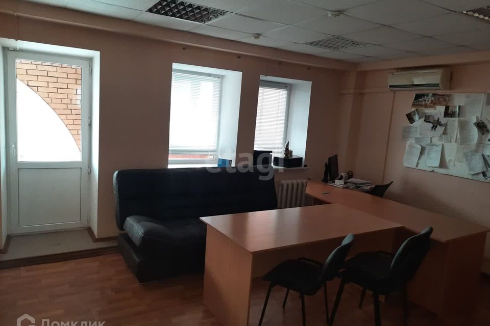 Продаётся 2-комнатная квартира, 71.6 м²