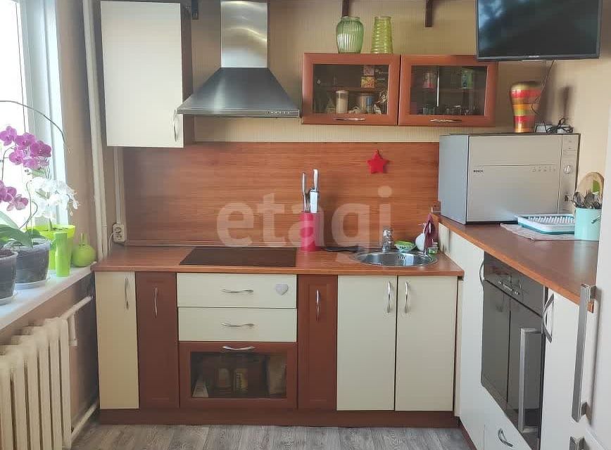 Продаётся 1-комнатная квартира, 42.3 м²