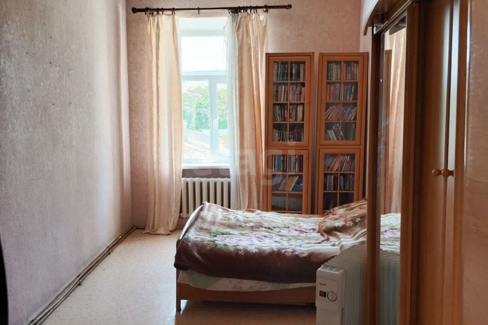 Продаётся 3-комнатная квартира, 56.4 м²
