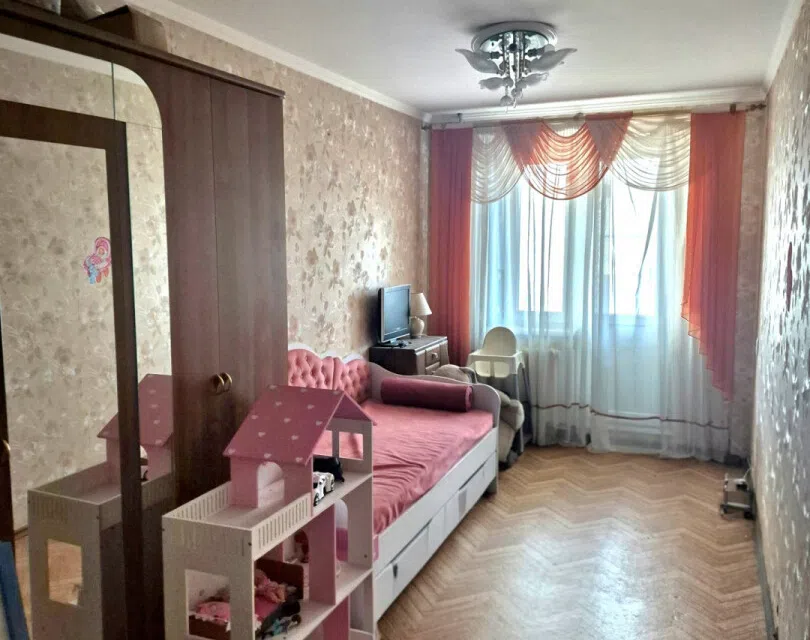 Продаётся 3-комнатная квартира, 63 м²