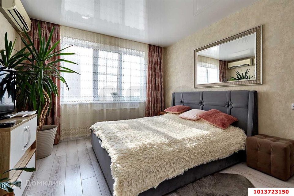 Продаётся 2-комнатная квартира, 56.2 м²