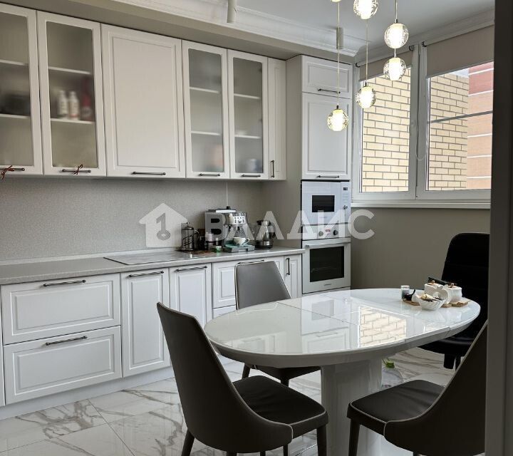 Продаётся 3-комнатная квартира, 90 м²