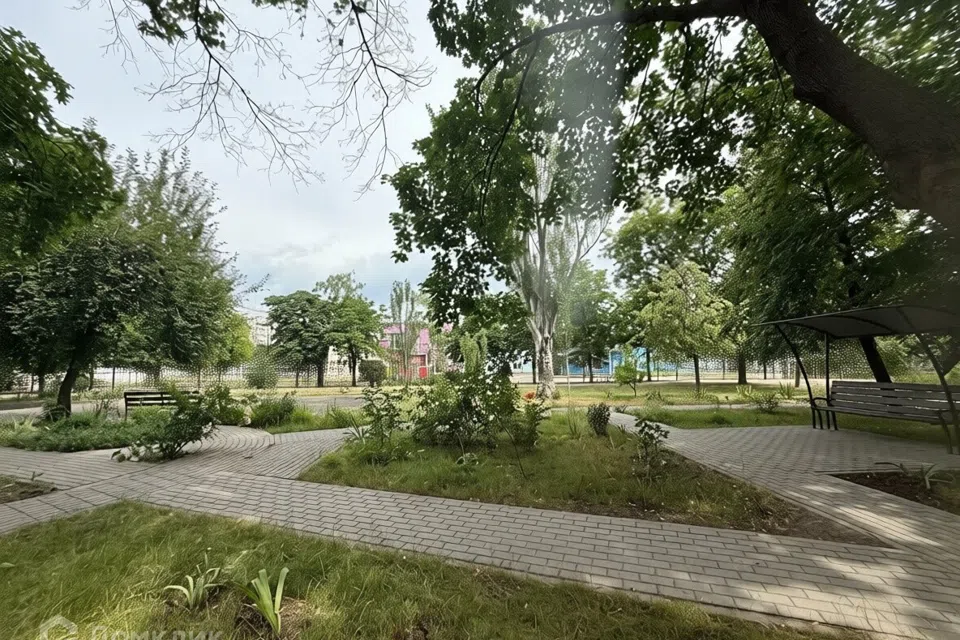 Продаётся 3-комнатная квартира, 56.8 м²