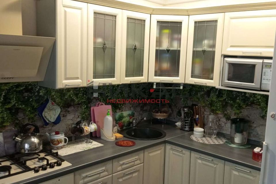 Продаётся 1-комнатная квартира, 42 м²