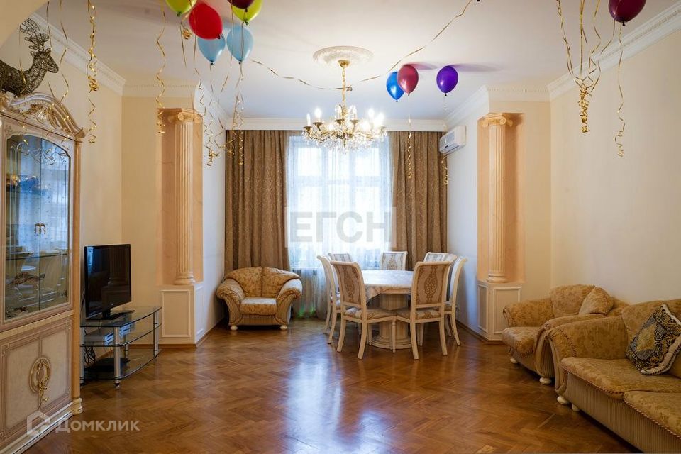 Продаётся 3-комнатная квартира, 108 м²