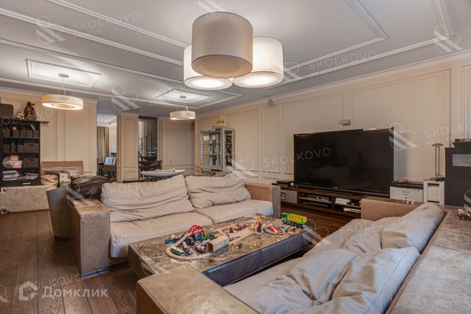 Продаётся 5-комнатная квартира, 250 м²