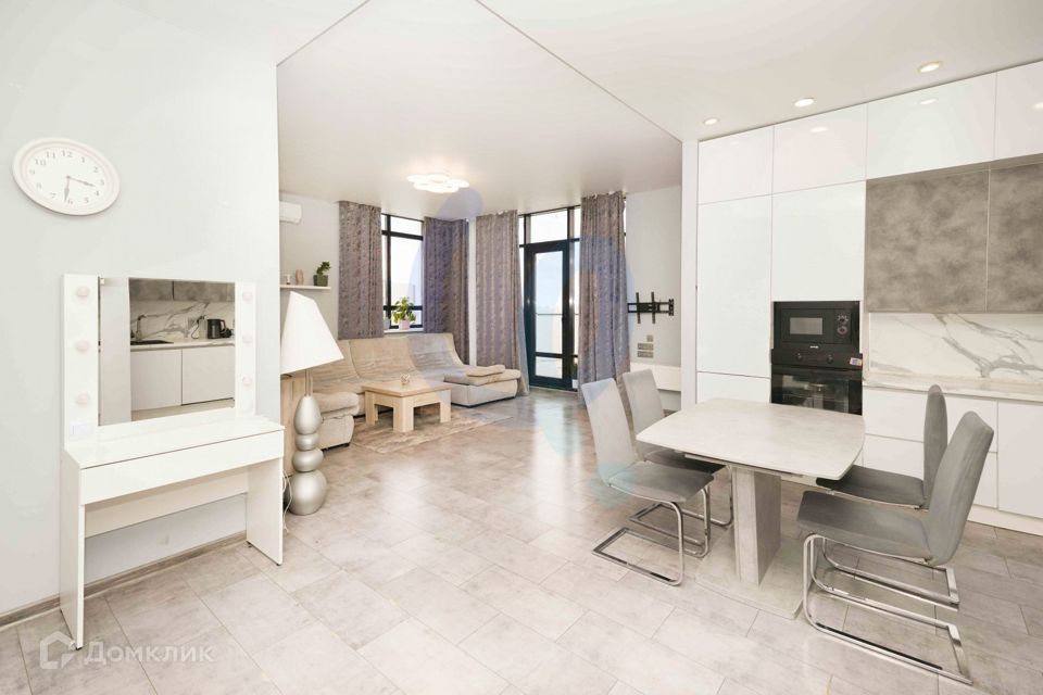 Продаётся 1-комнатная квартира, 112.8 м²